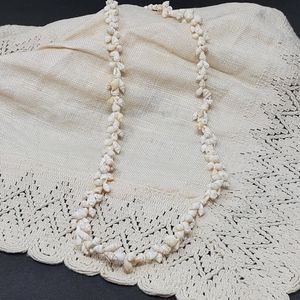 Vintage Cluster shell beaded Necklace in Great condition 34" Total